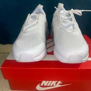 NIB Little Kid PS Nike Air Max 270 AO2372 103 White/Metallic Silver/White